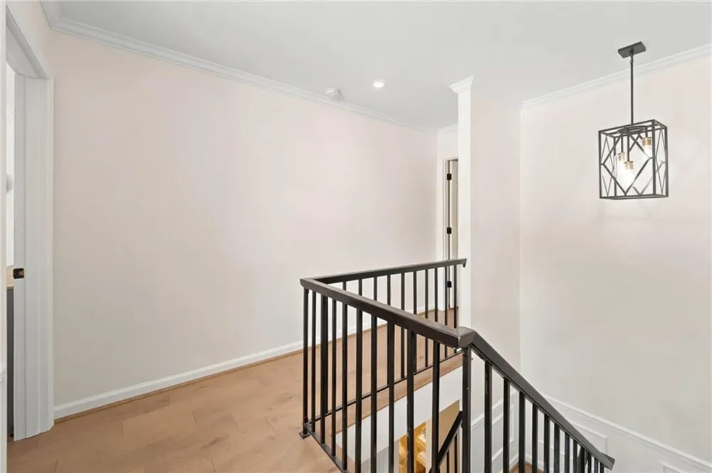 8 Ivy Ridge NE Atlanta, GA 30342