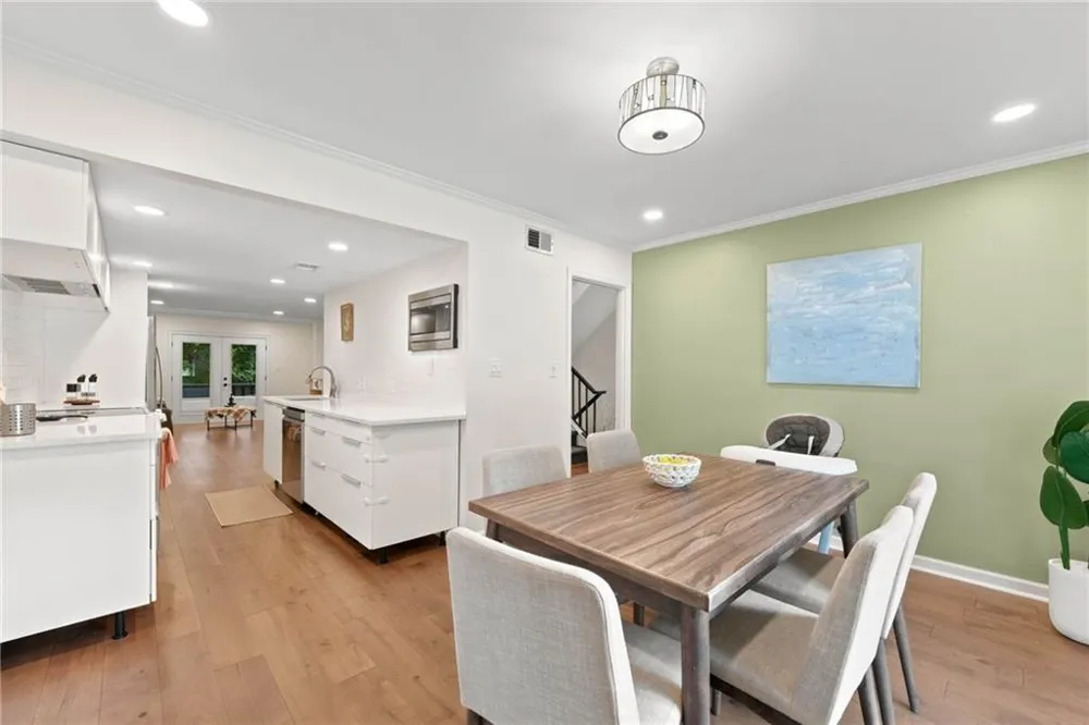 8 Ivy Ridge NE Atlanta, GA 30342