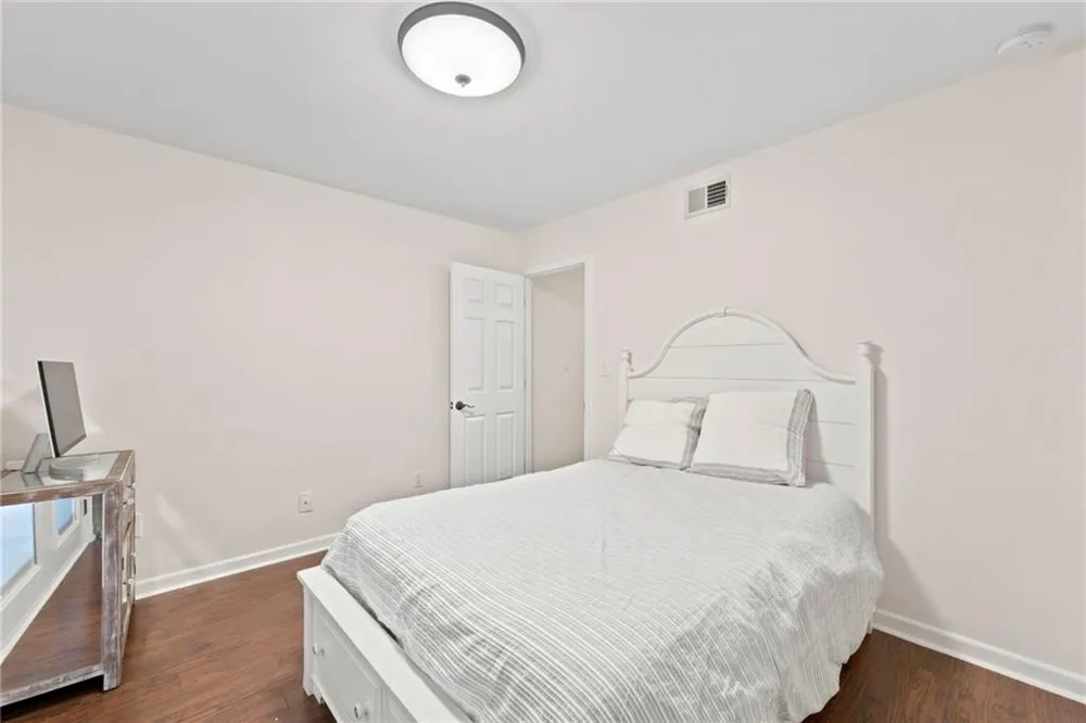 8 Ivy Ridge NE Atlanta, GA 30342