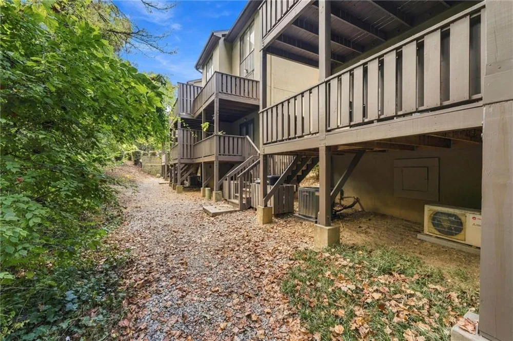 8 Ivy Ridge NE Atlanta, GA 30342
