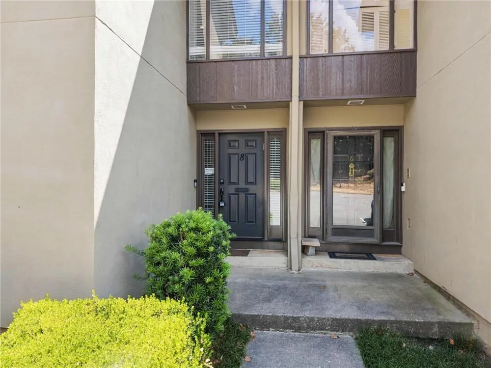 8 Ivy Ridge NE Atlanta, GA 30342