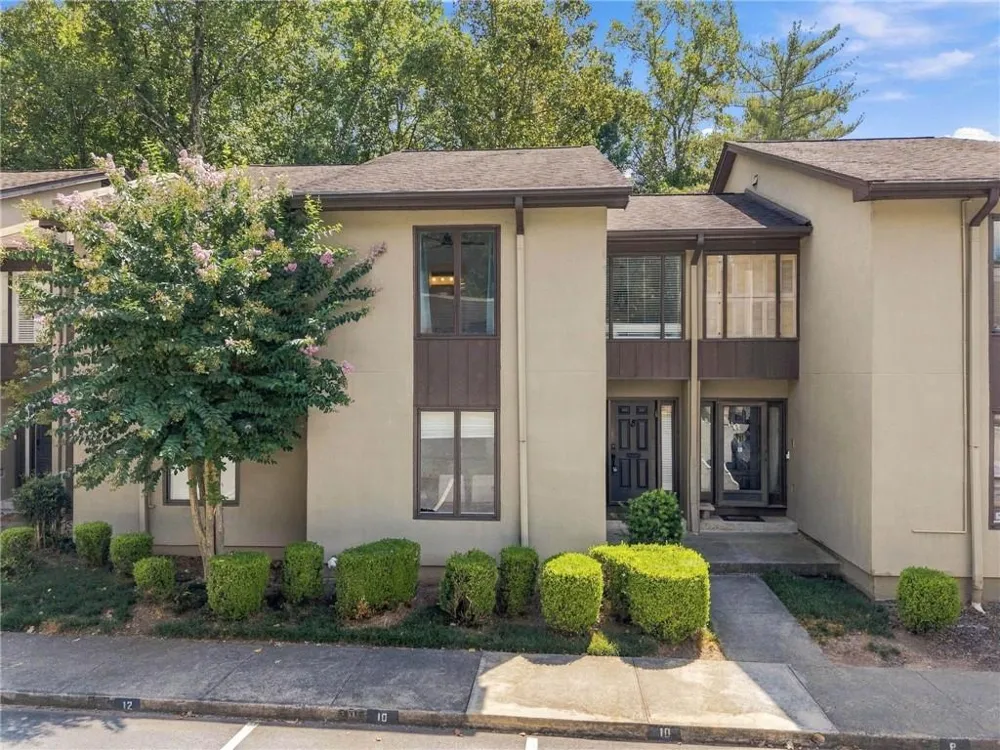 8 Ivy Ridge NE Atlanta, GA 30342