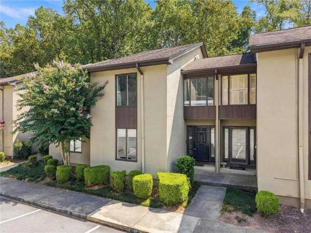 8 Ivy Ridge NE Atlanta, GA 30342