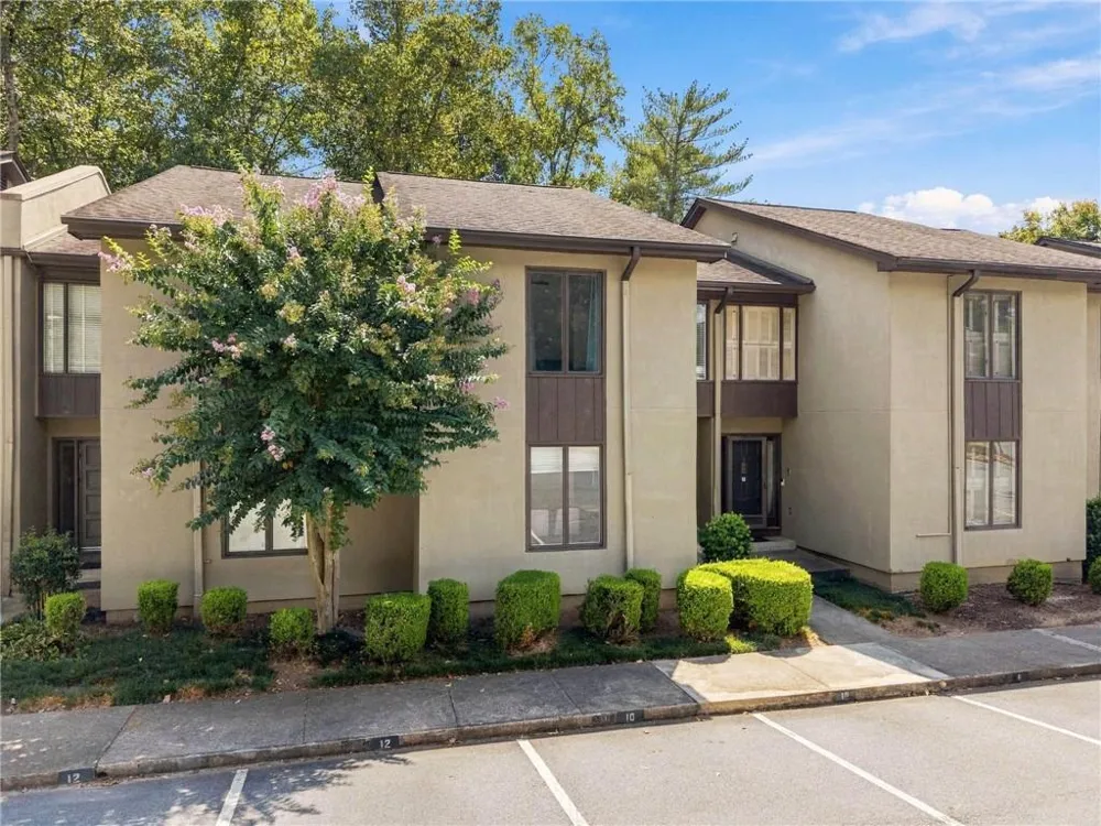 8 Ivy Ridge NE Atlanta, GA 30342