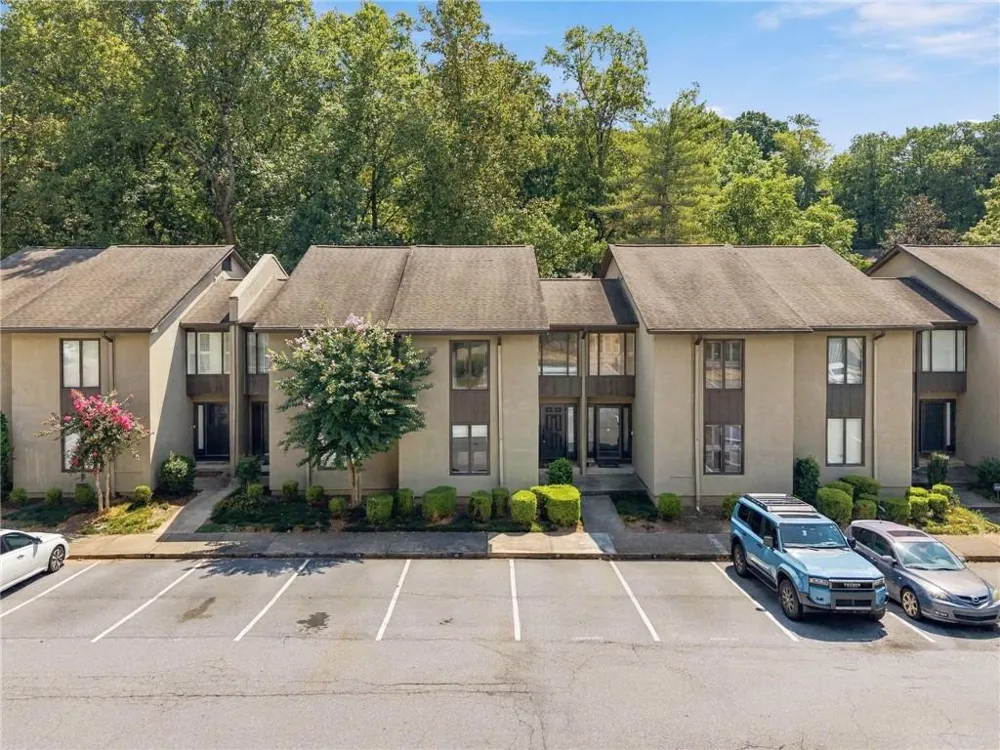 8 Ivy Ridge NE Atlanta, GA 30342