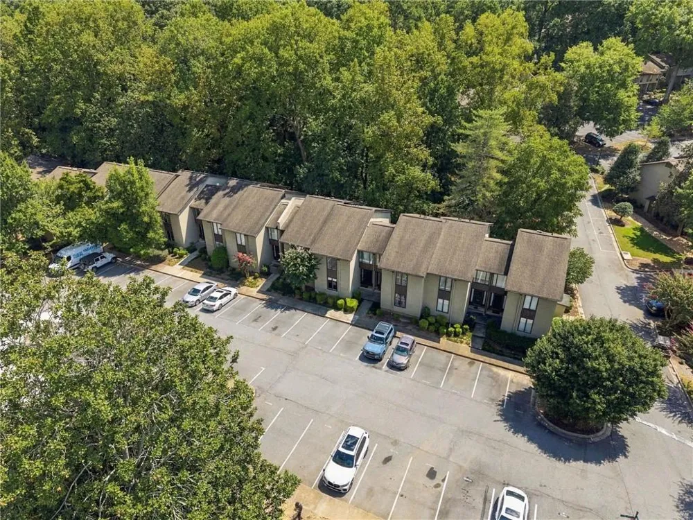 8 Ivy Ridge NE Atlanta, GA 30342