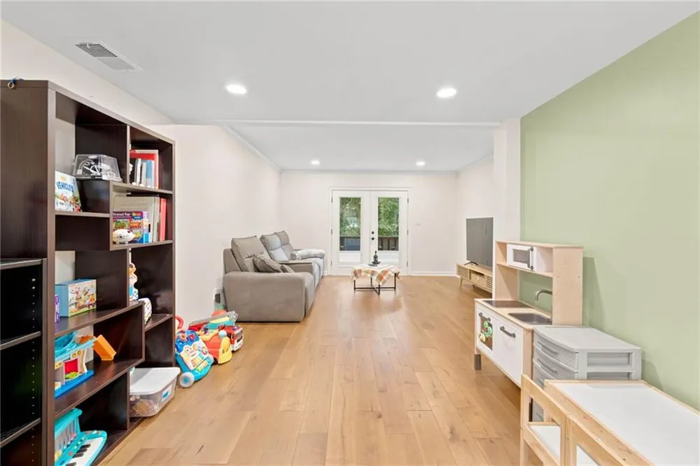 8 Ivy Ridge NE Atlanta, GA 30342