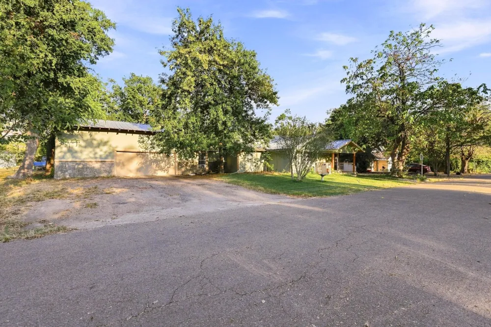 1706 Morse Street Commerce, TX 75428