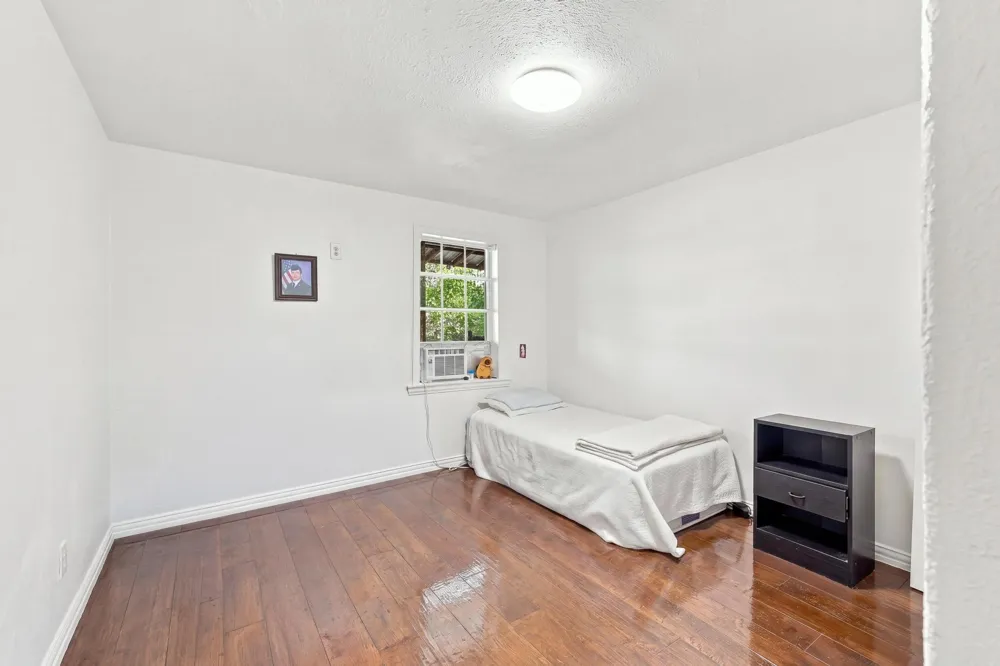 1706 Morse Street Commerce, TX 75428