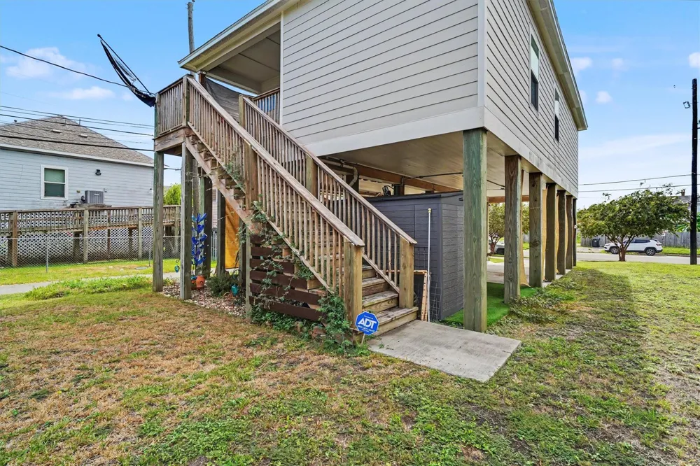 710 35th Street Galveston, TX 77550