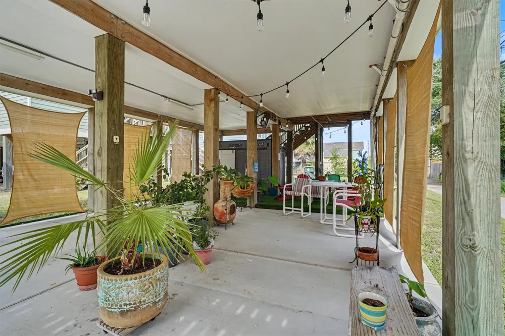 710 35th Street Galveston, TX 77550