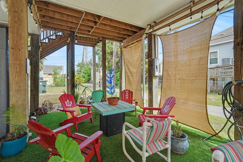 710 35th Street Galveston, TX 77550