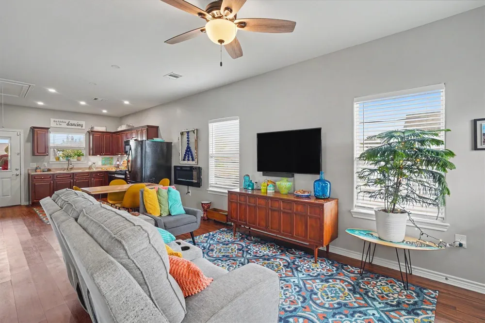 710 35th Street Galveston, TX 77550