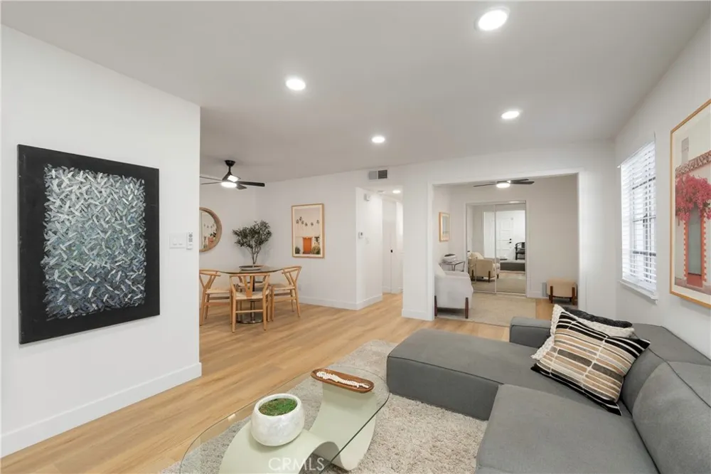 160 Yorktown Costa Mesa, CA 92626