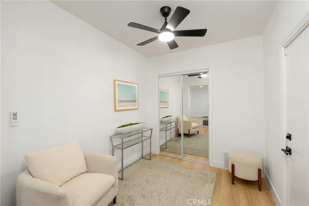 160 Yorktown Costa Mesa, CA 92626