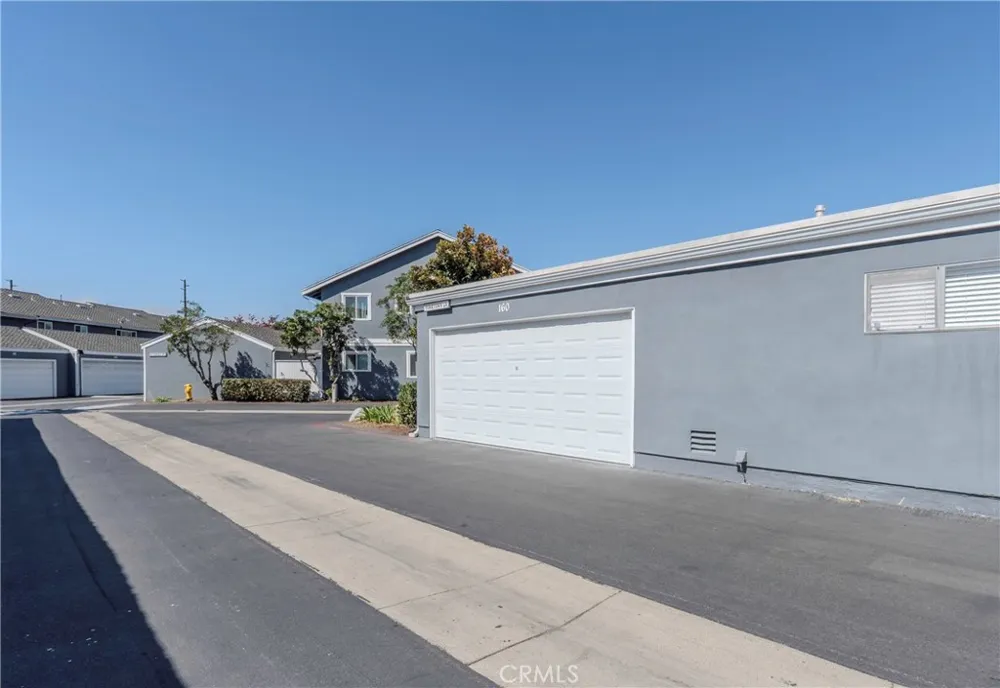 160 Yorktown Costa Mesa, CA 92626