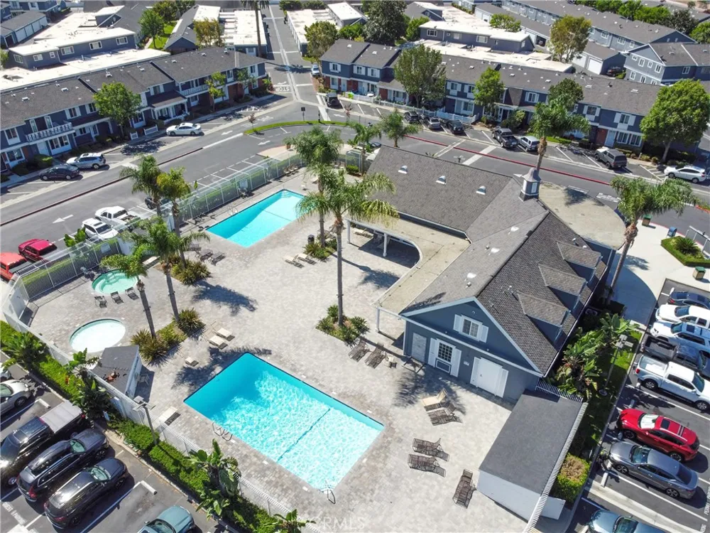 160 Yorktown Costa Mesa, CA 92626