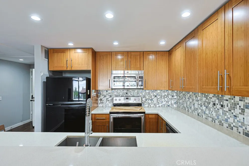 9322 Marina Pacifica Long Beach, CA 90803