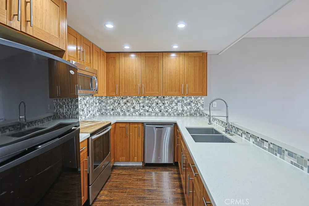 9322 Marina Pacifica Long Beach, CA 90803