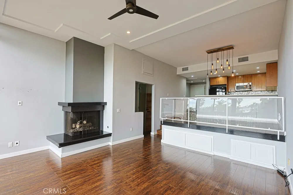 9322 Marina Pacifica Long Beach, CA 90803