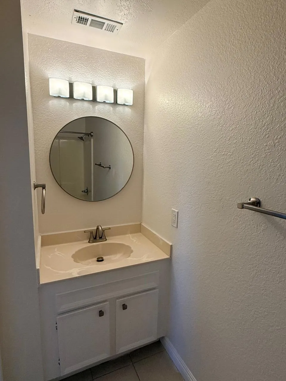 675 Los Felices Circle W #210 Palm Springs, CA 92262
