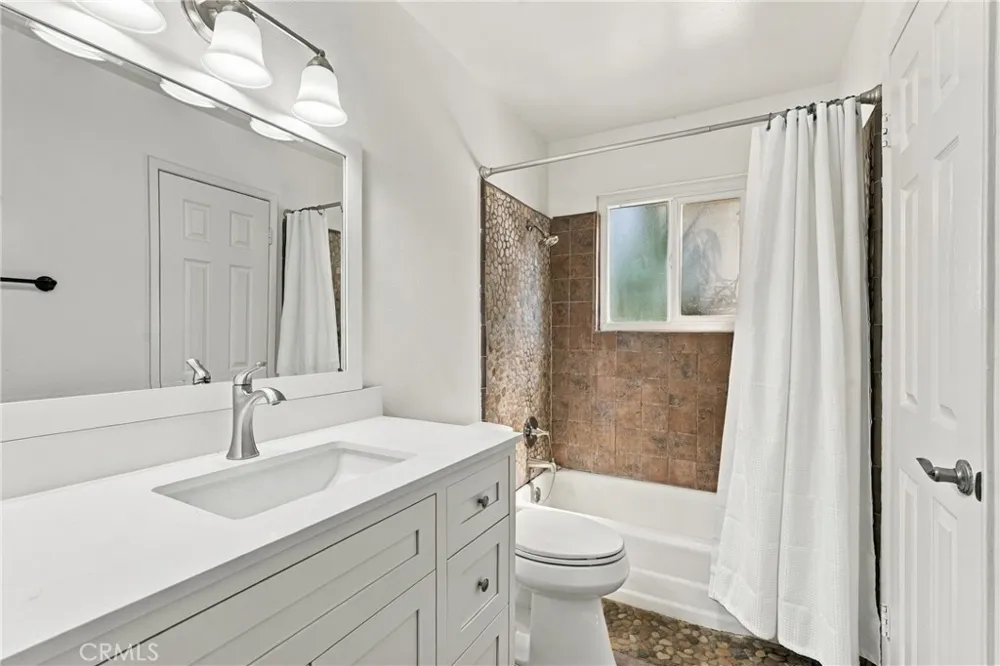 104 Yorktown Costa Mesa, CA 92626