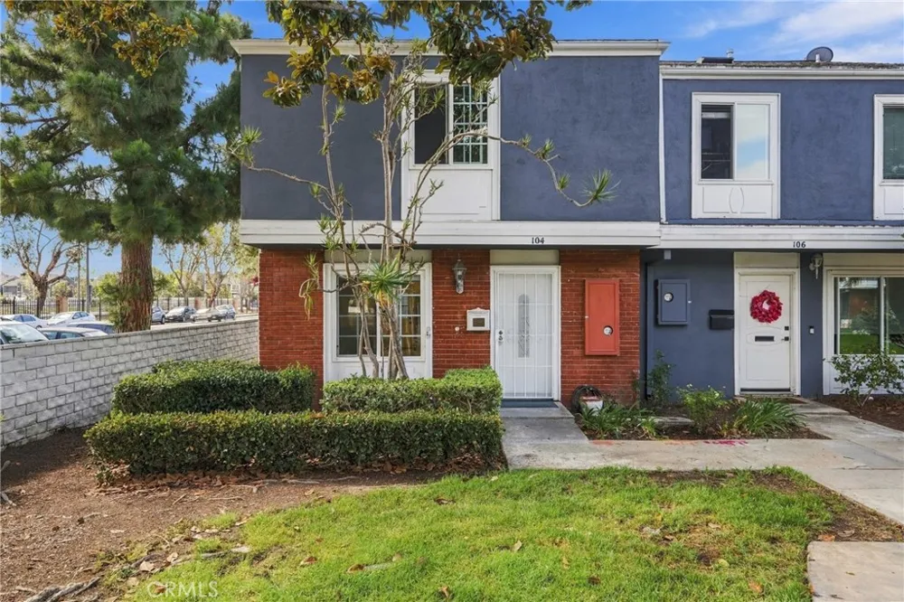 104 Yorktown Costa Mesa, CA 92626