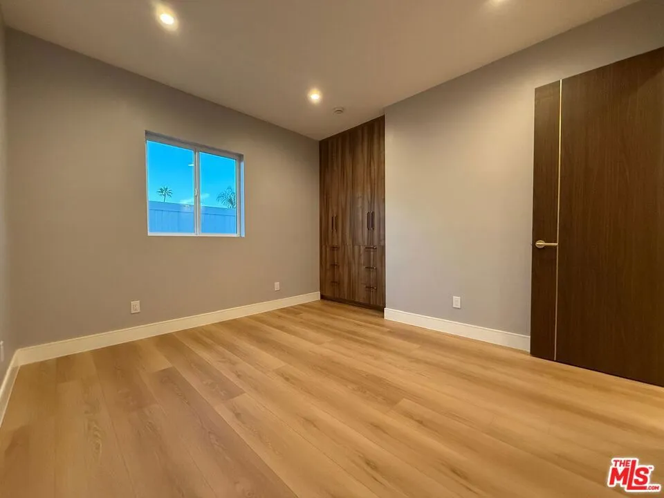 6532 Varna Avenue Van Nuys, CA 91401
