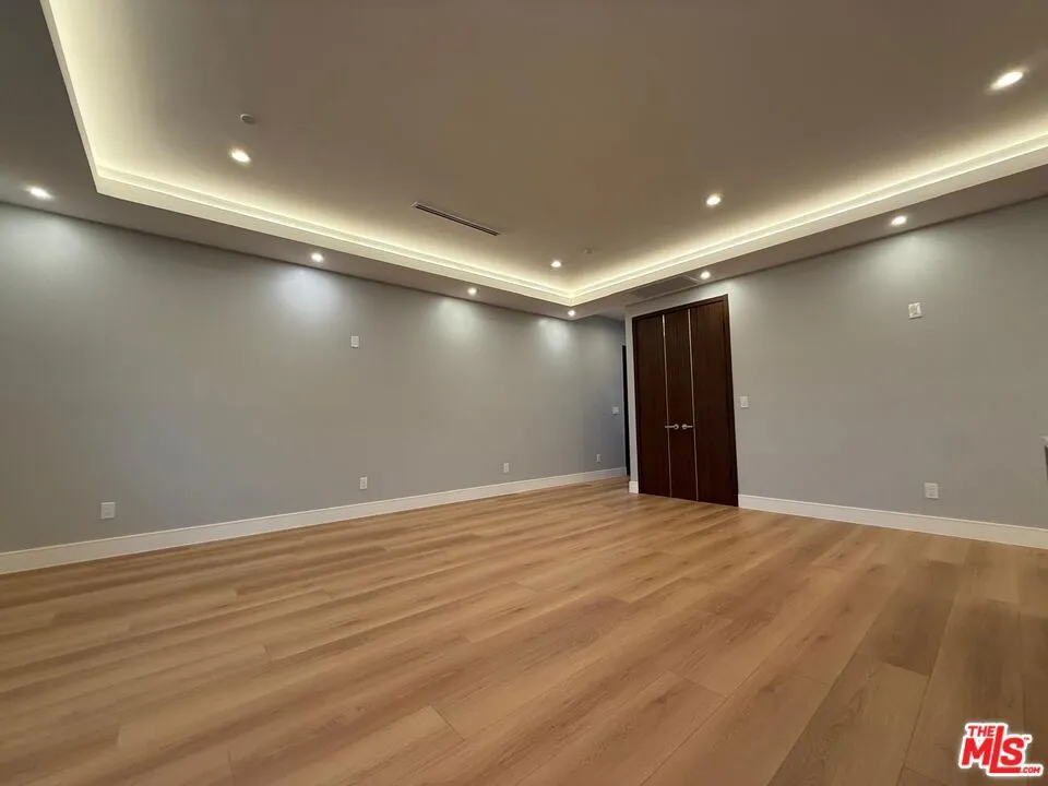 6532 Varna Avenue Van Nuys, CA 91401