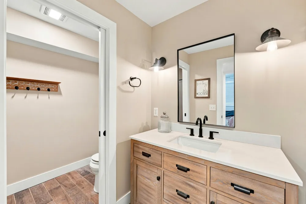 6048 Territorial Road Benton Harbor, MI 49022