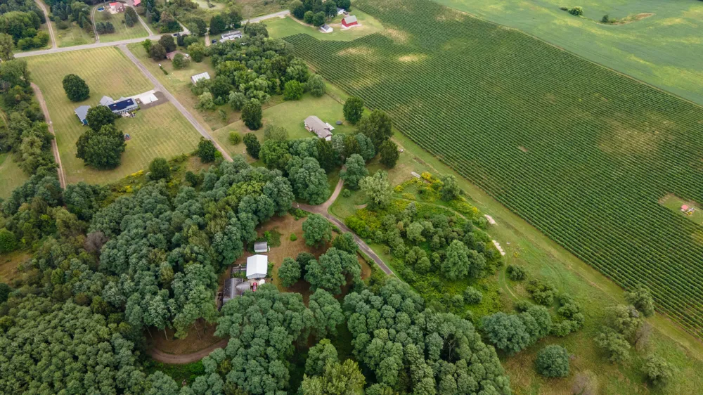6048 Territorial Road Benton Harbor, MI 49022