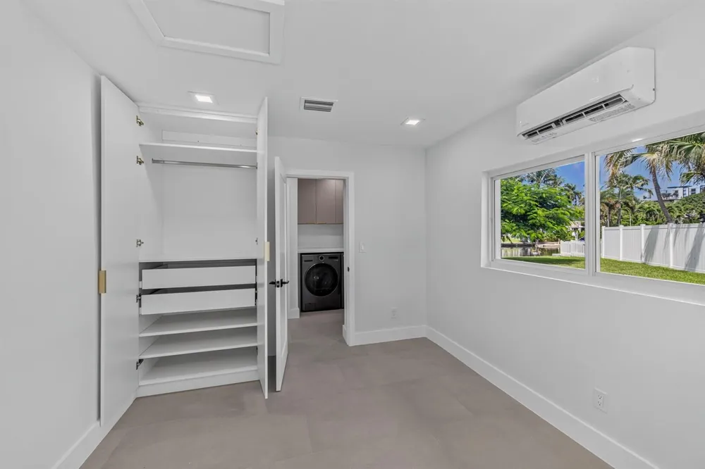 259 SE 4TH AVENUE Pompano Beach, FL 33060