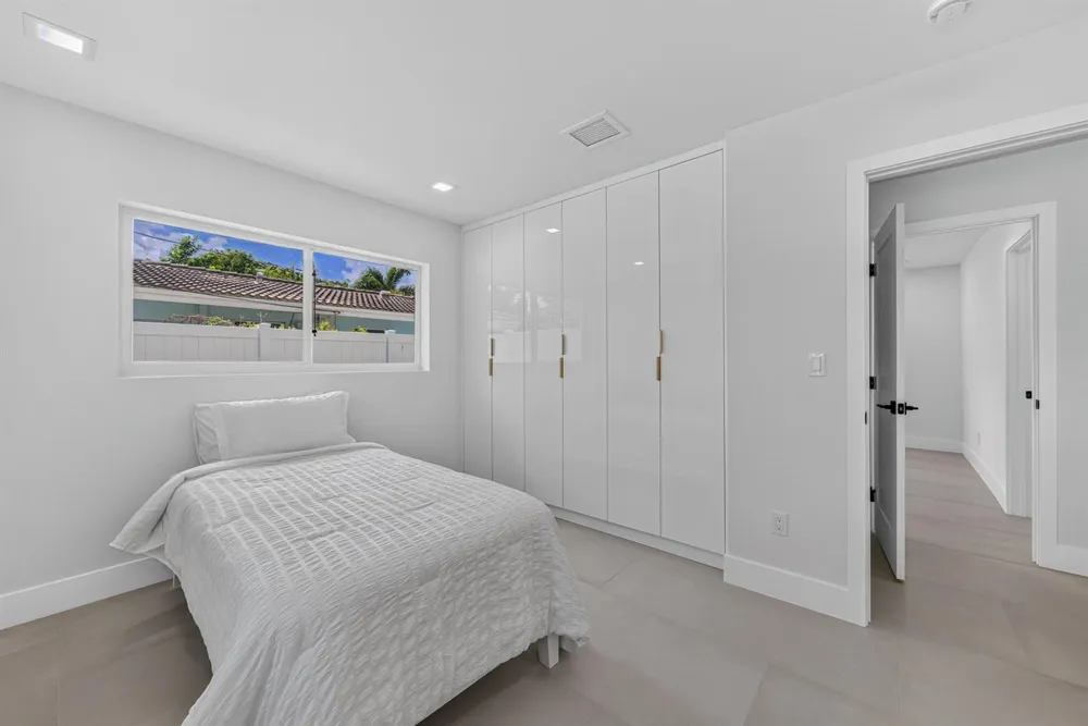 259 SE 4TH AVENUE Pompano Beach, FL 33060