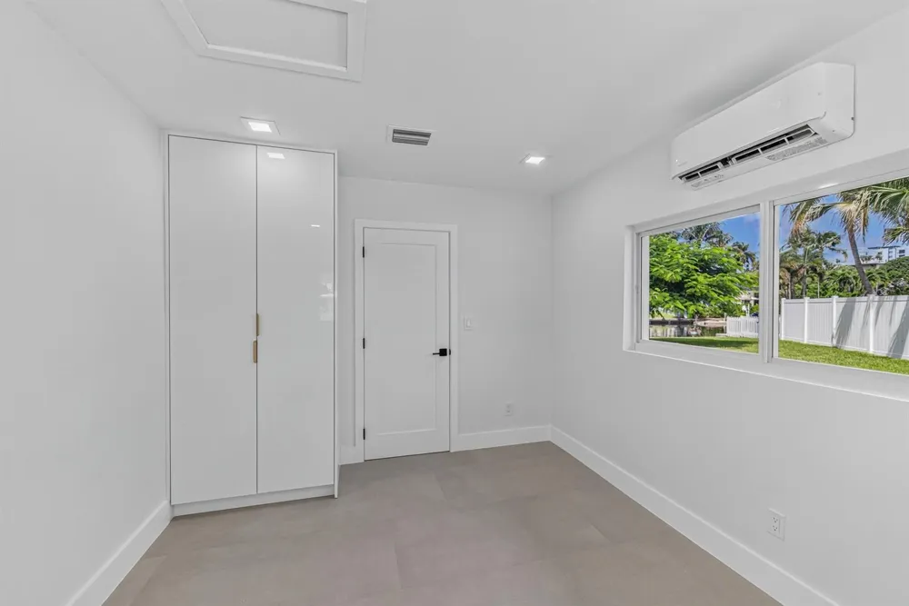 259 SE 4TH AVENUE Pompano Beach, FL 33060
