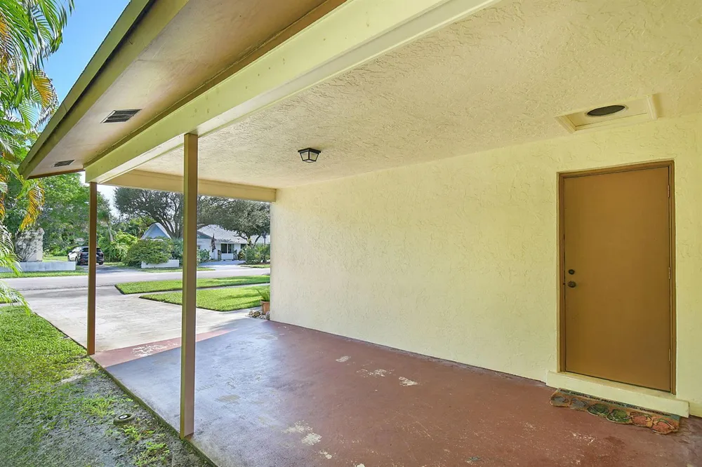519 EVERGREEN DRIVE Lake Park, FL 33403