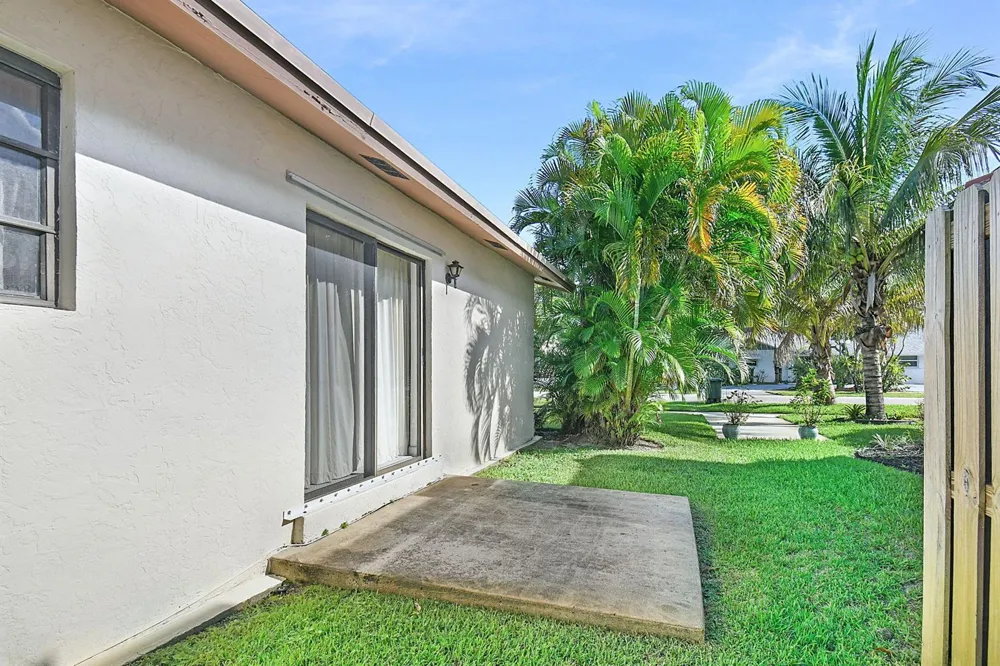 519 EVERGREEN DRIVE Lake Park, FL 33403