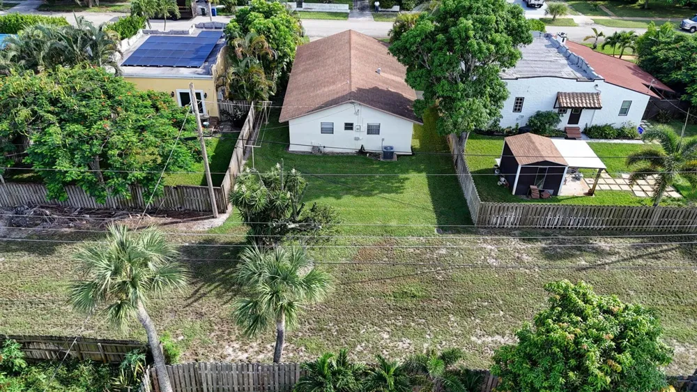 519 EVERGREEN DRIVE Lake Park, FL 33403