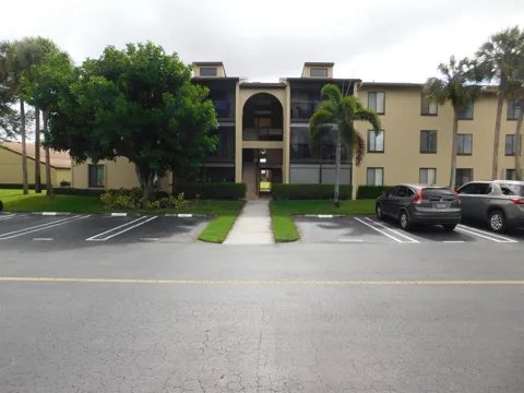 627 SEA PINE WAY #A2