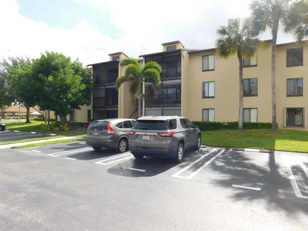 627 SEA PINE WAY #A2 