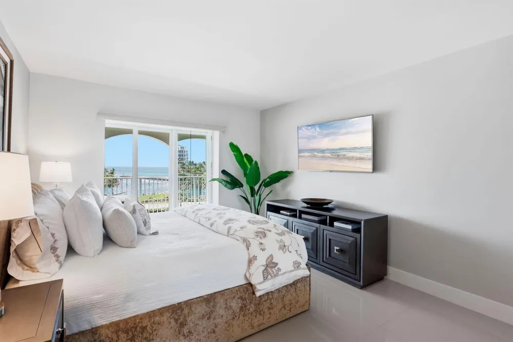 1040 BANYAN ROAD #504C Boca Raton, FL 33432