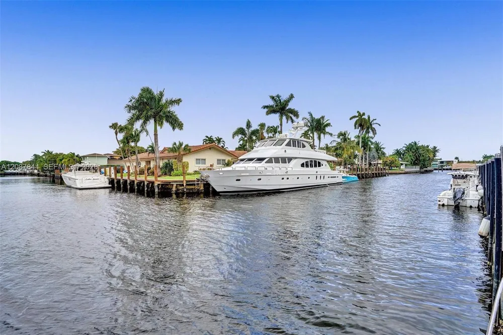 3111 NE 51st St #305C Fort Lauderdale, FL 33308