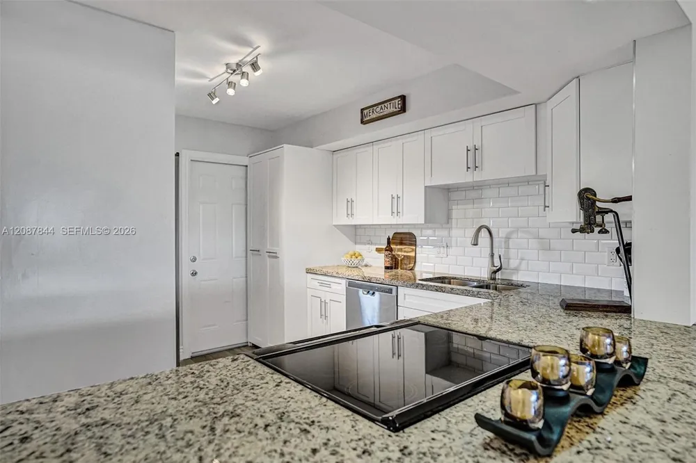 3111 NE 51st St #305C Fort Lauderdale, FL 33308