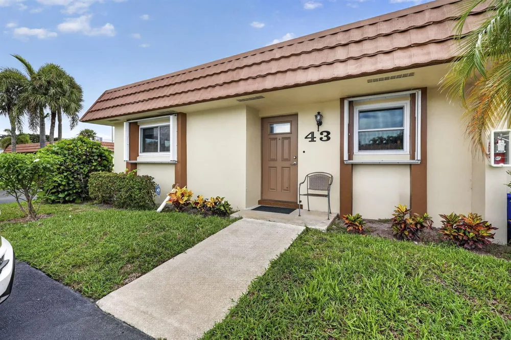 5730 Fernley Drive E #43 West Palm Beach, FL 33415