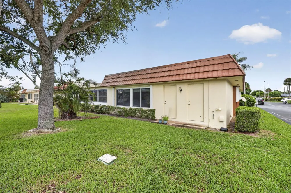 5730 Fernley Drive E #43 West Palm Beach, FL 33415