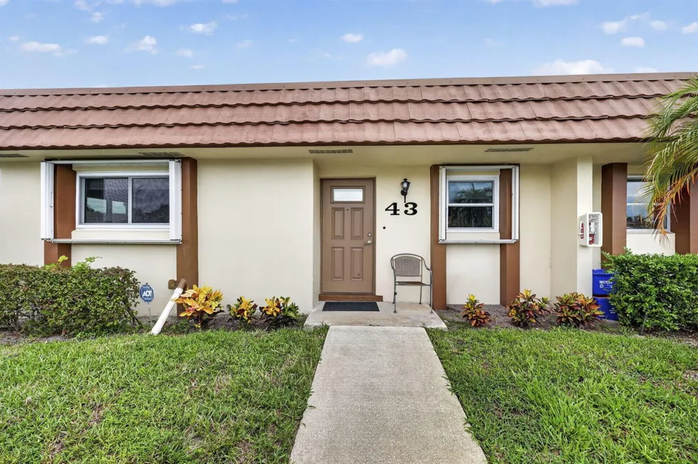 5730 Fernley Drive E #43 West Palm Beach, FL 33415