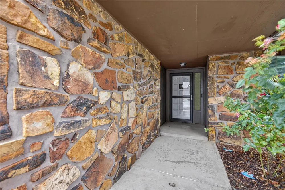 328 Spruce Avenue Bartlesville, OK 74006