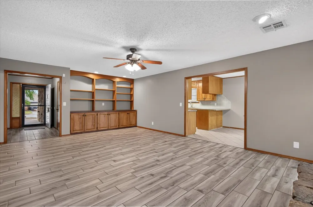 328 Spruce Avenue Bartlesville, OK 74006