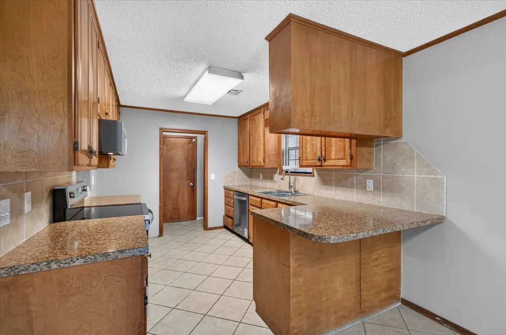 328 Spruce Avenue Bartlesville, OK 74006