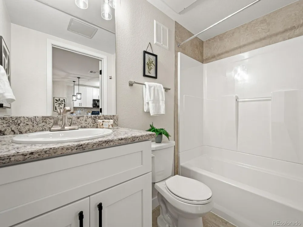 725 Elmhurst Drive #208 Highlands Ranch, CO 80129