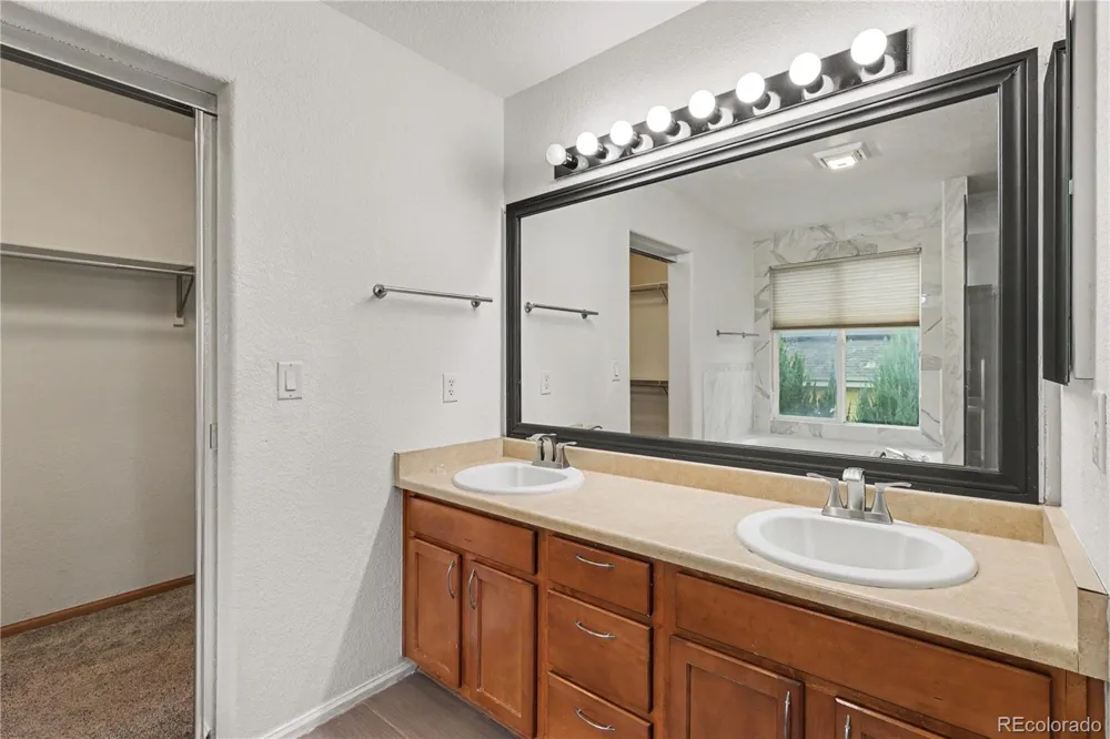 1242 E 100th Place Thornton, CO 80229